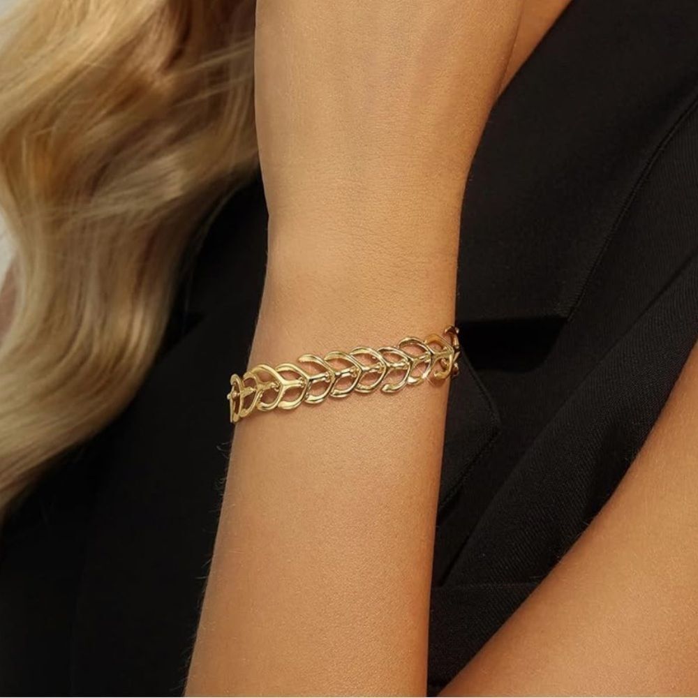 NEW 18k Gold Plated Wishbone Bracelet